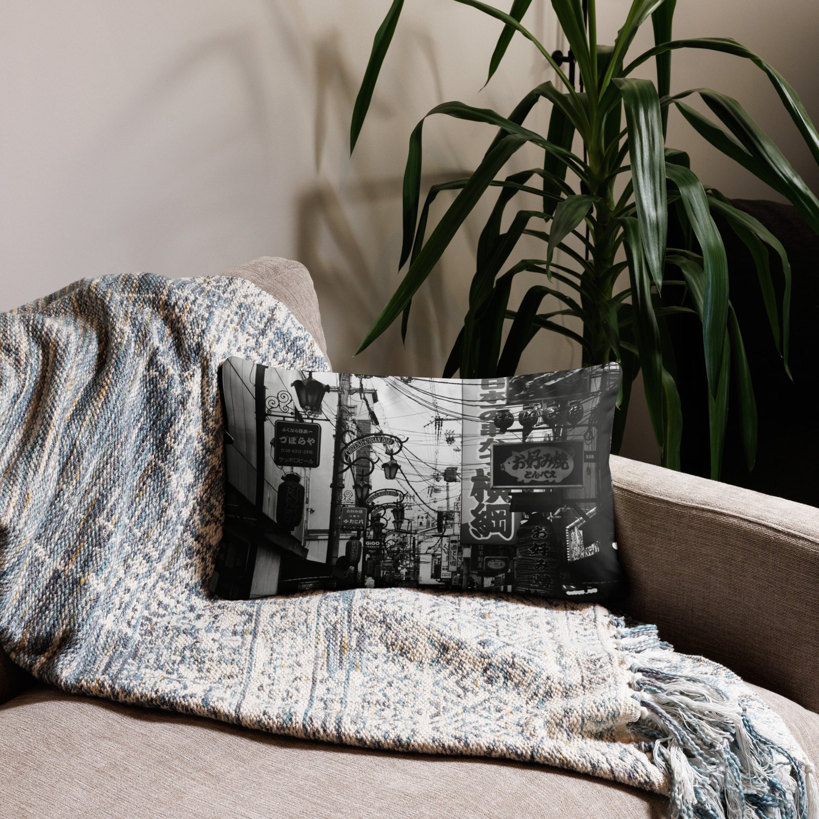 Sign Language | Japan | Throw Pillow